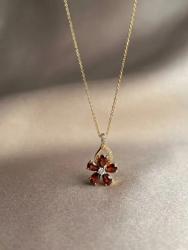 Pink_Alloy_Flora_Muse_Floral_Pendant_For_Women