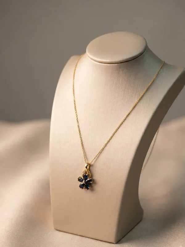 Pendants_&_Lockets_for_women
