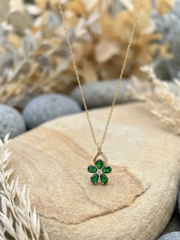 Pendants_&_Lockets_for_women