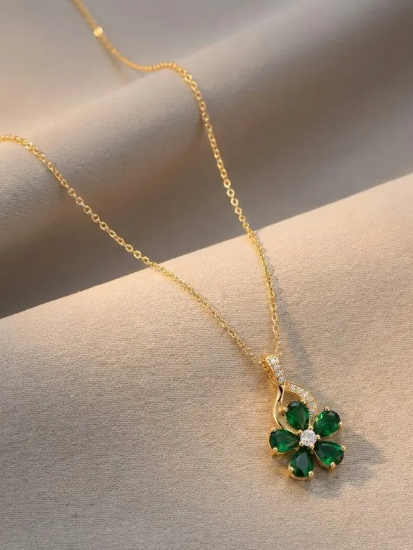 Pendants_&_Lockets_for_women