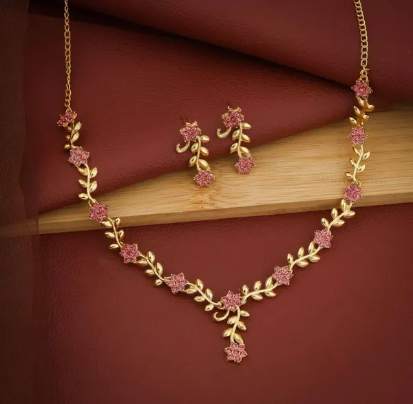 Gold_Plated_Tone_Floral_Necklace_And_Earrings_Set_For_Women