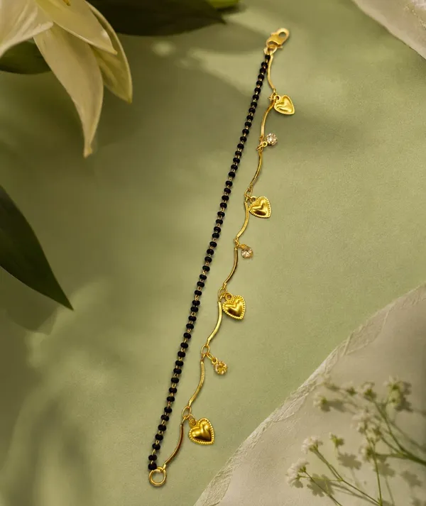 Gold_Plated_Tone_Black_Beaded_Heart_Charm_Bracelet_For_Women