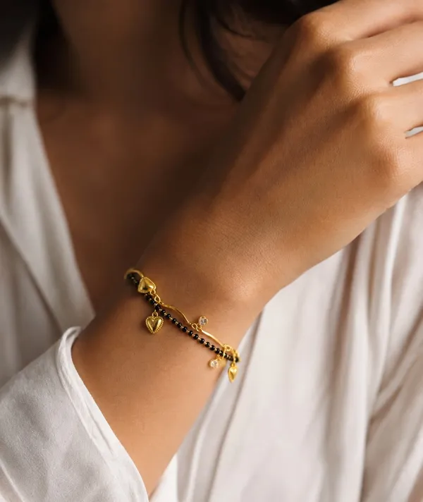 Gold_Plated_Tone_Black_Beaded_Heart_Charm_Bracelet_For_Women