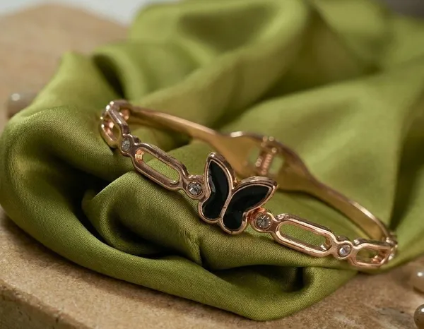 Rose_Gold_Plated_Butterfly_Charm_Bracelet_For_Women