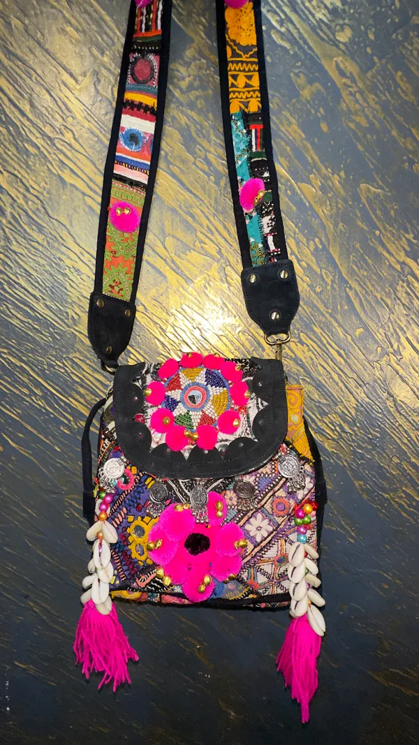 Multicolour_Embroidered_Sling_Bag_for_Women