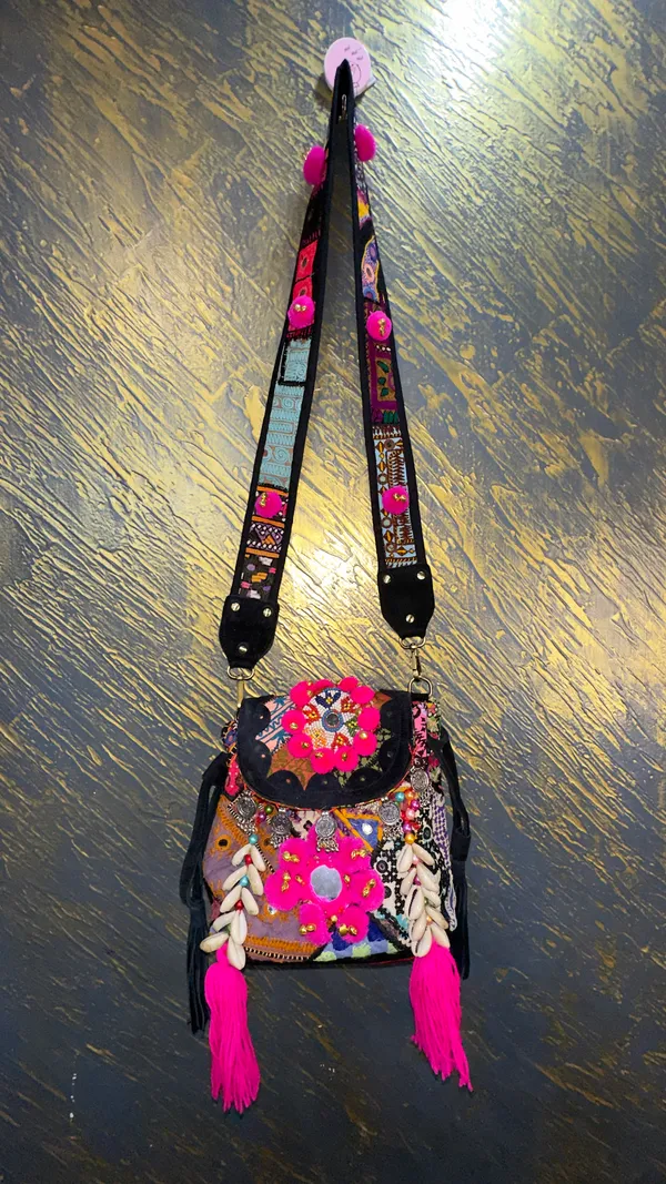 Multicolor_Embroidered_Sling_Bag_for_Women