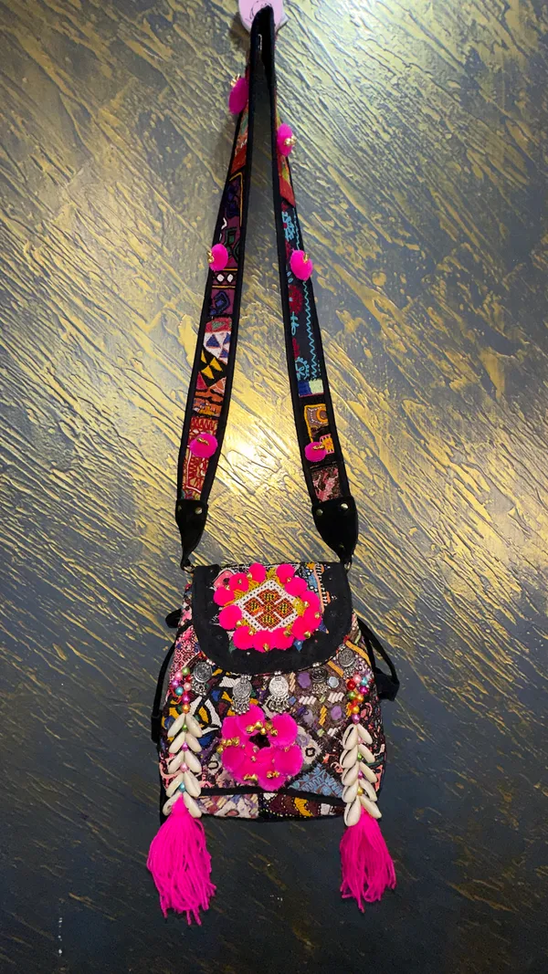 Black_Embroidered_Crossbody_Sling_Bag_for_Women