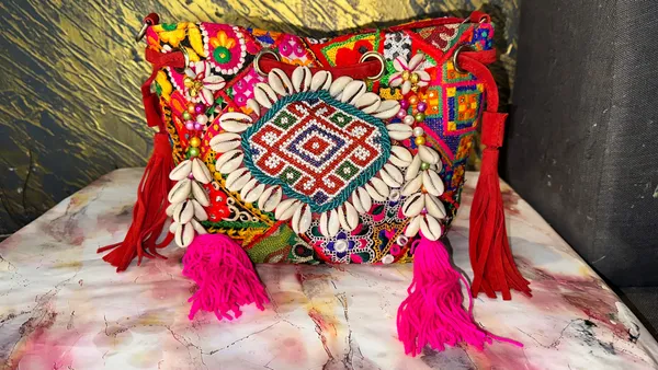 Red_Embroidered_Sling_Bag_for_Women