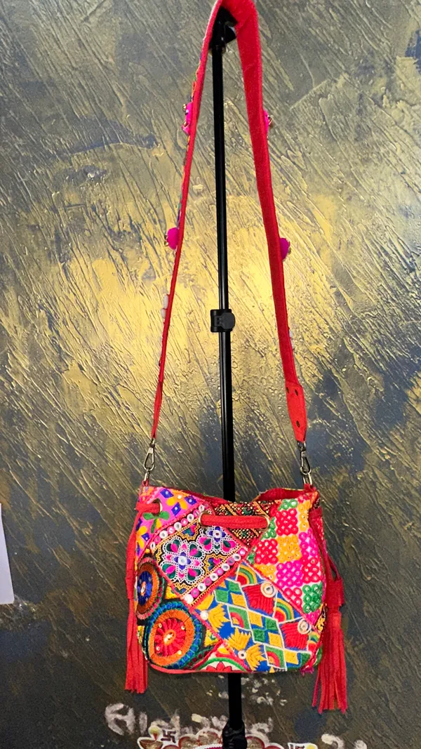 Red_Embroidered_Sling_Bag_for_Women