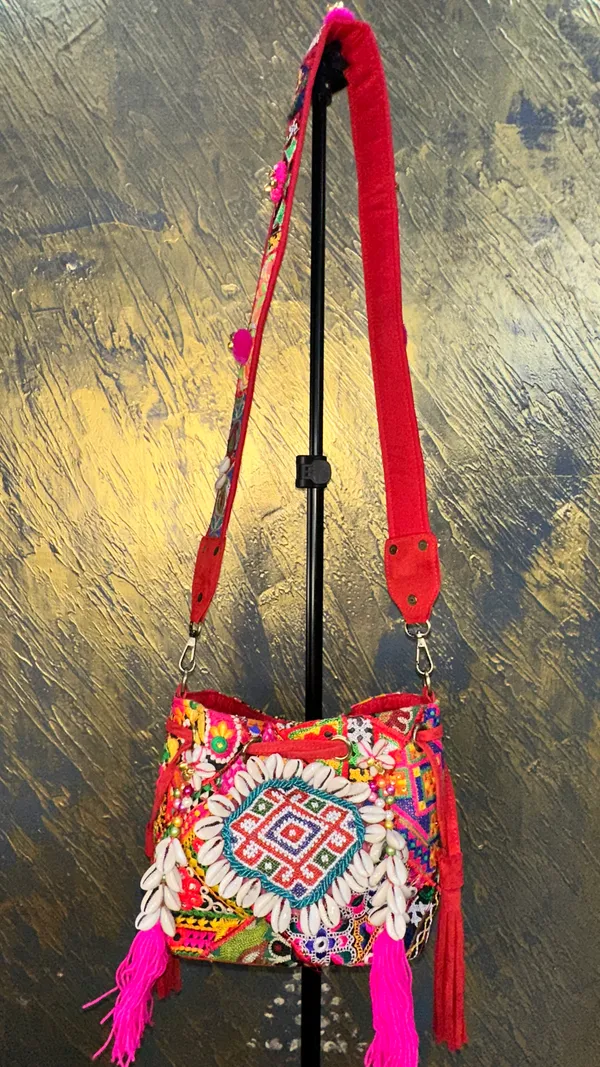 Red_Embroidered_Sling_Bag_for_Women