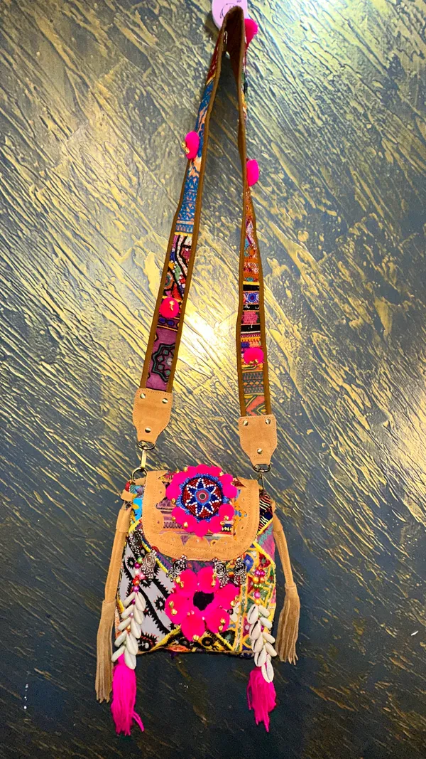 Multicolor_Embroidered_Sling_Bag_for_Women