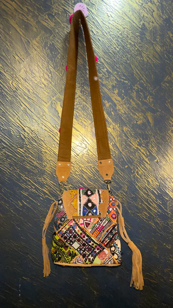 Multicolor_Embroidered_Sling_Bag_for_Women