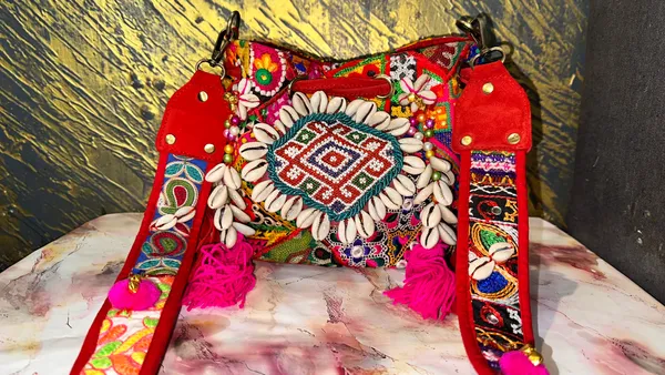Red_Embroidered_Sling_Bag_for_Women