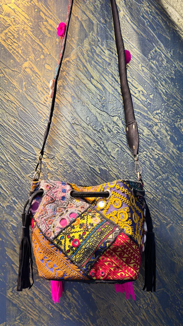 Multicolor_Embroidered_Sling_Bag_for_Women