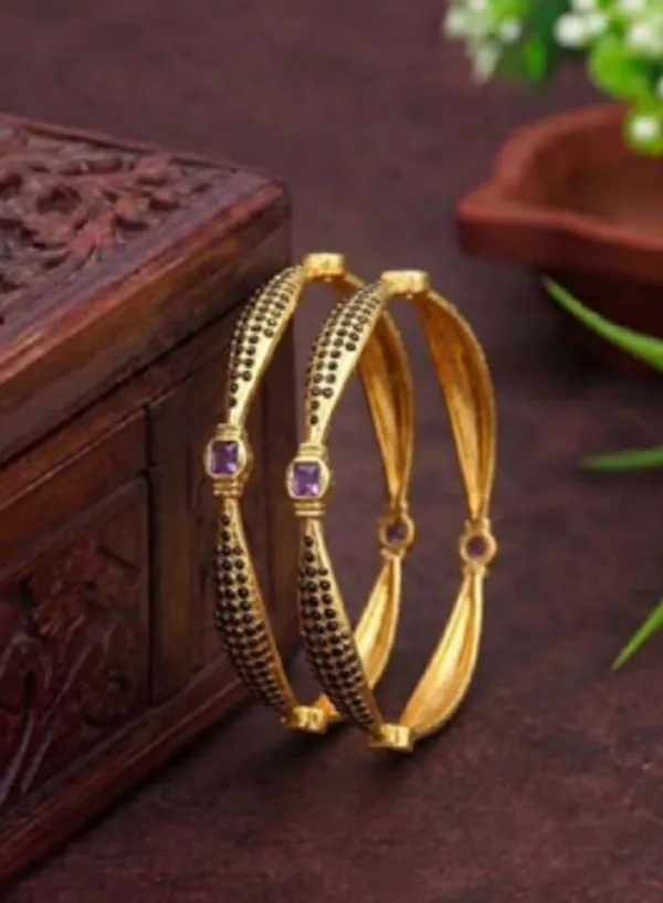 Gold_Alloy_Purple_Stone_Dotted_Detail_Bangle_Set_For_Women