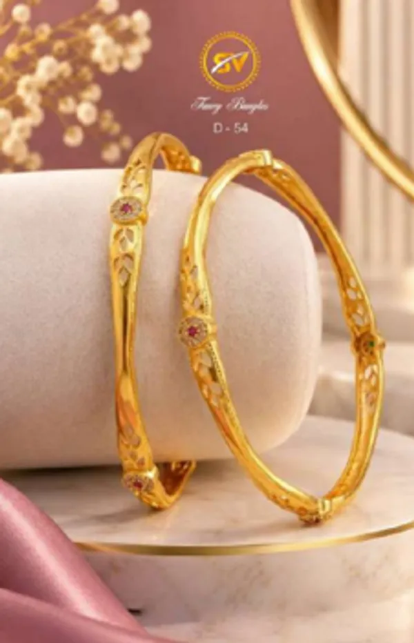 Gold_Alloy_Floral_Openwork_Red_Stone_Bangle_Set_For_Women