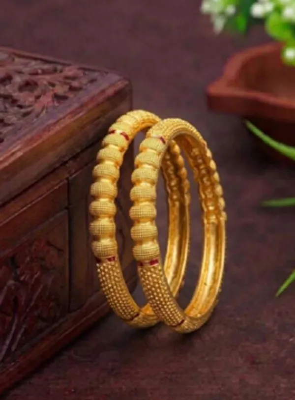 Gold_Alloy_Ribbed_Textured_Traditional_Bangle_Set_For_Women