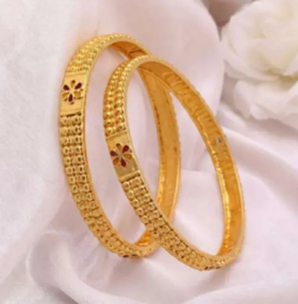 Gold_Alloy_Textured_Floral_Red_Detail_Bangle_Set_For_Women