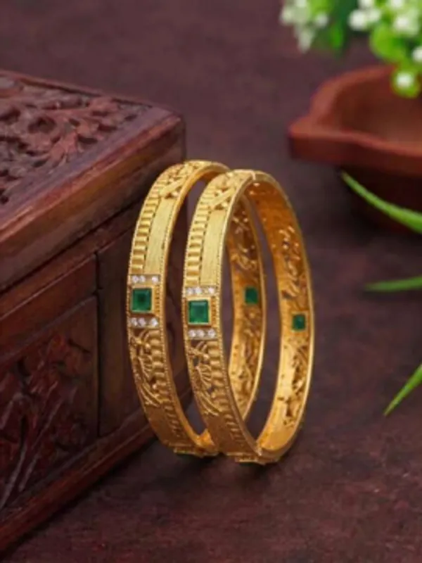 Gold_Alloy_Green_Stone_Embellished_Bangle_Set_For_Women