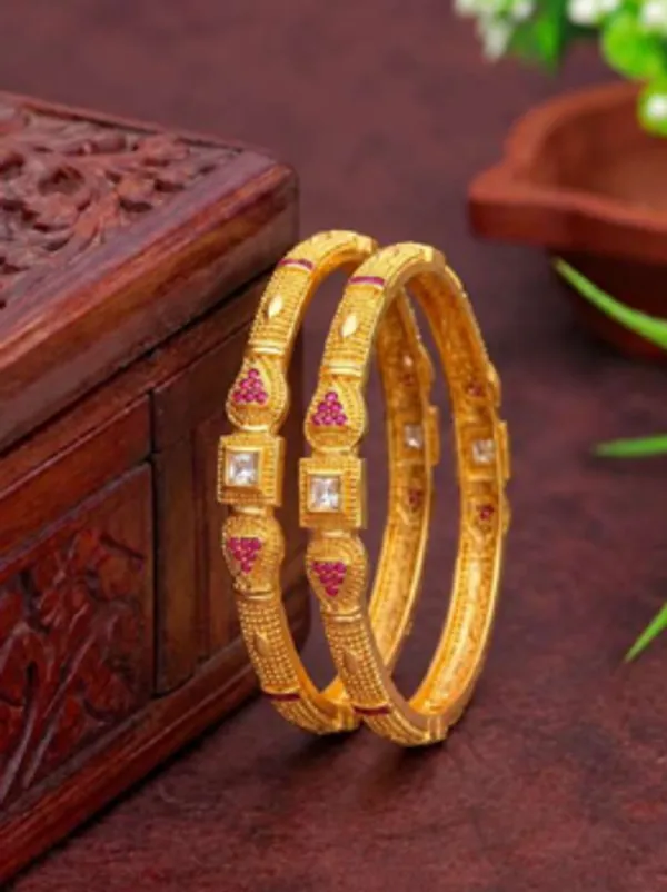 Gold_Alloy_Red_White_Stone_Studded_Traditional_Bangle_Set_For_Women