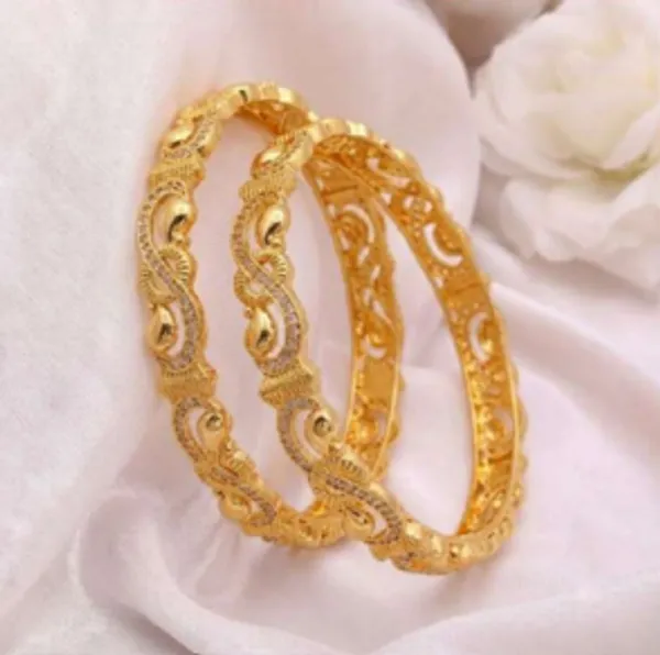 Gold_Alloy_Floral_Embossed_Traditional_Bangle_Set_For_Women