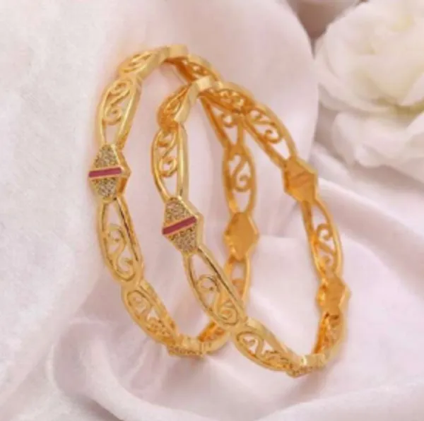 Gold_Alloy_Filigree_Leaf_Red_Accent_Bangle_Set_For_Women