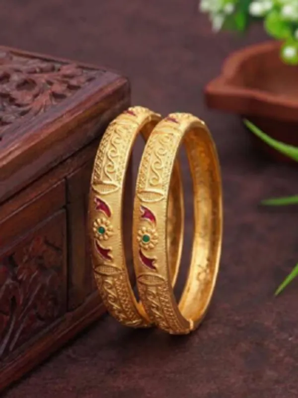 Gold_Alloy_Floral_Scrollwork_Engraved_Bangle_Set_For_Women