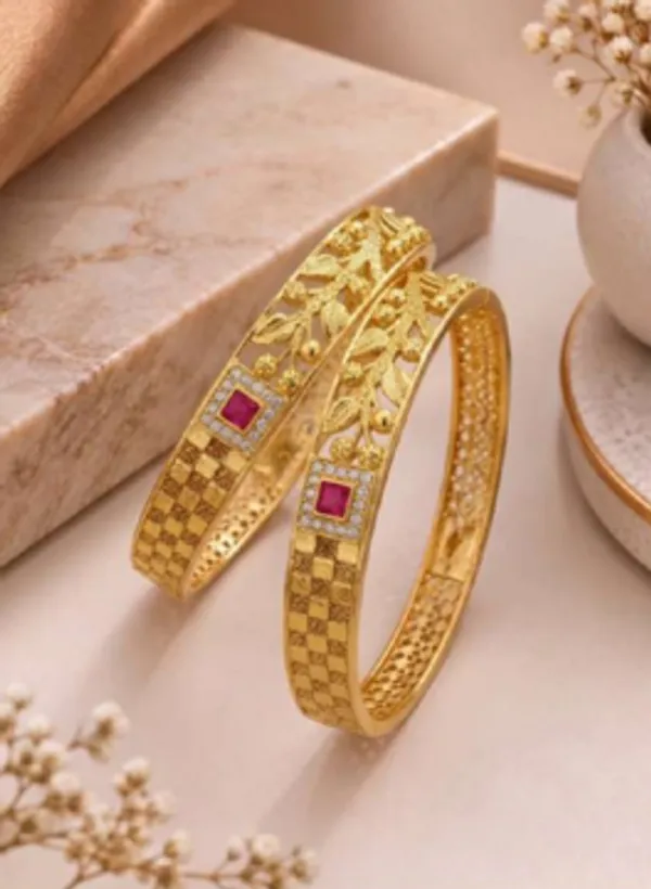 Gold_Alloy_Geometric_Floral_Red_Accent_Bangle_Set_For_Women