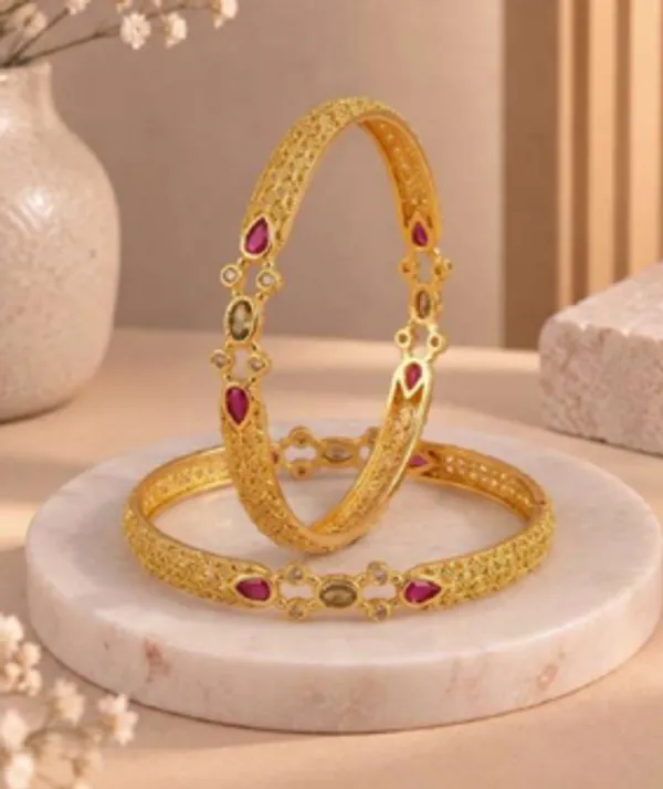Gold_Alloy_Red_Green_Oval_Stone_Embellished_Bangle_Set_For_Women