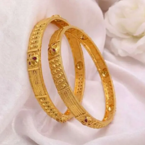 Gold_Alloy_Floral_Red_Stone_Raised_Embellished_Bangle_Set_For_Women