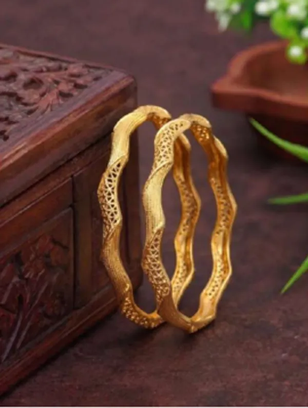 Gold_Alloy_Textured_Openwork_Bangle_Set_For_Women