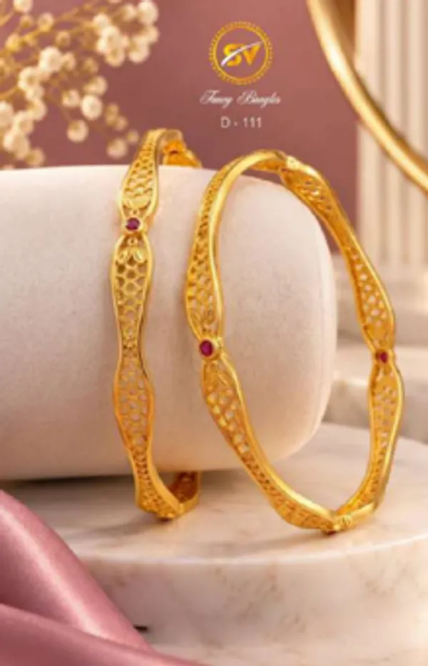 Gold_Alloy_Openwork_Red_Stone_Accent_Bangle_Set_For_Women