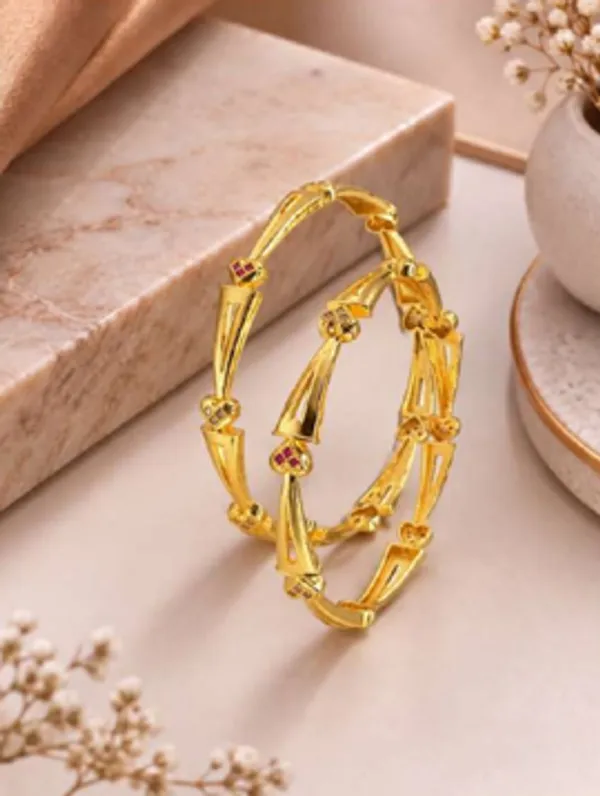Gold_Alloy_Geometric_Linked_Red_Accent_Bangle_Set_For_Women