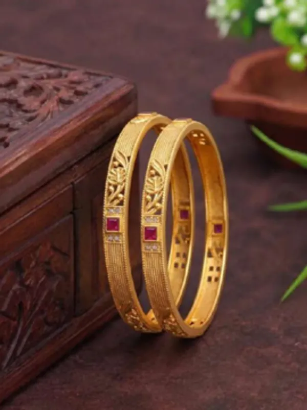 Gold_Alloy_Floral_Red_Stone_Engraved_Bangle_Set_For_Women