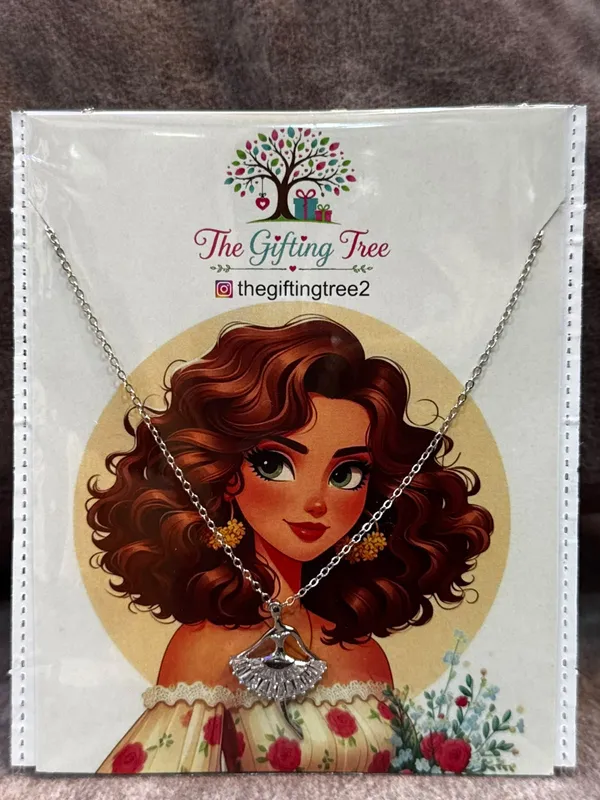 Dancing_Doll_Chain_Pendant_Set