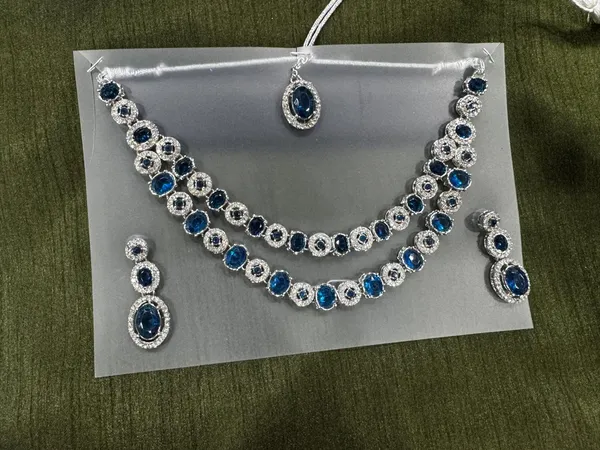 Silver-Tone_Blue_Stone_Necklace_Set_With_Earrings