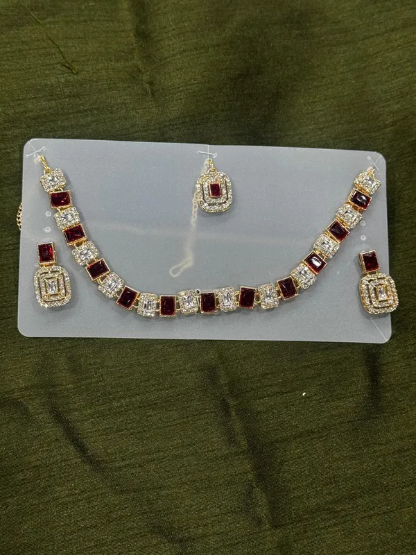 Silver_Burgundy_Necklace