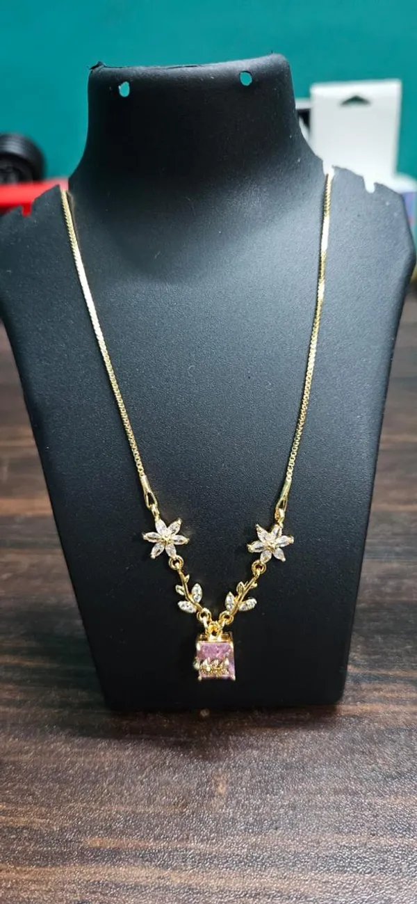 Floral_Pink_Pendent_Chain