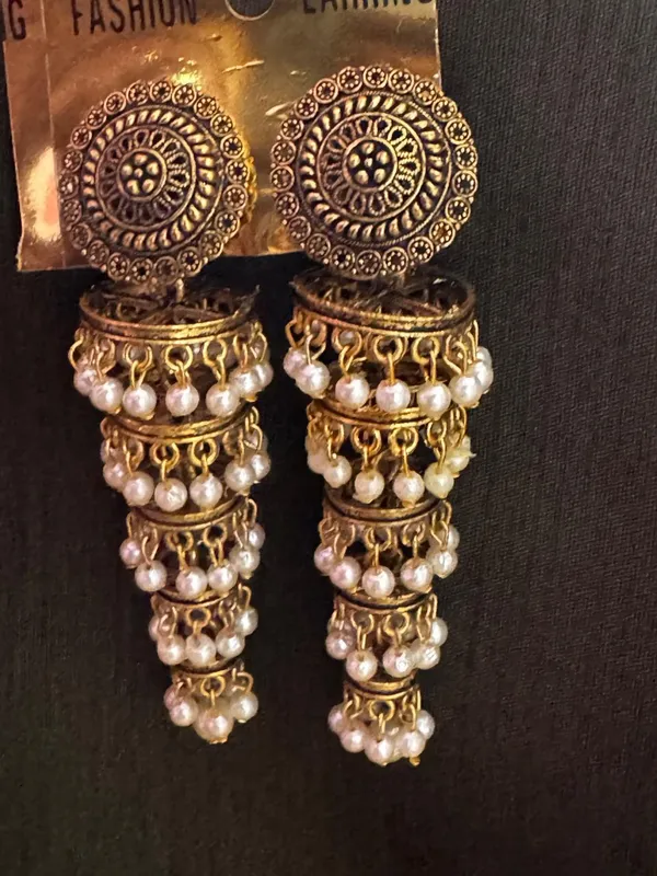 Golden_5_Layer_Pearl_Earing