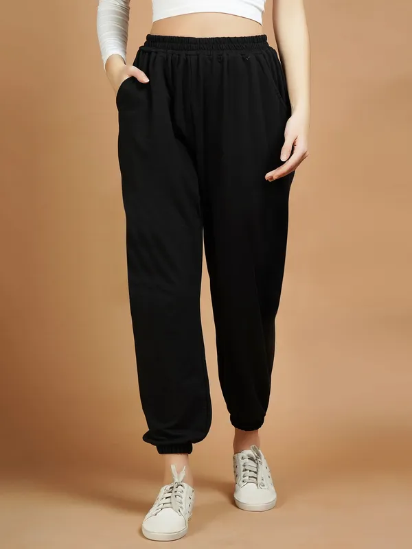 Black_Cotton_Joggers_For_Women