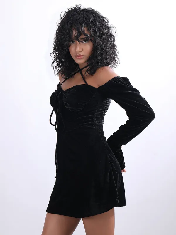 Black_Velvet_Dress_For_Women