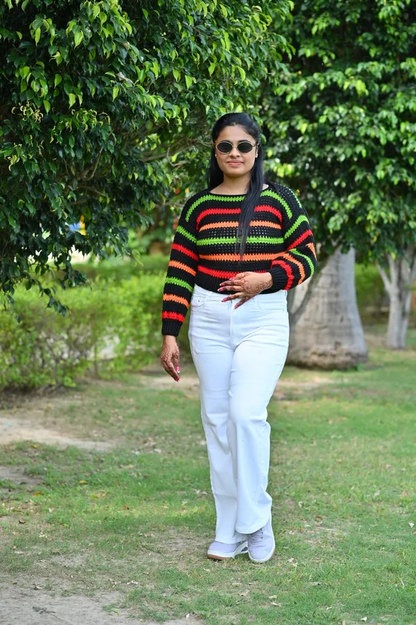 Women_Colourblocked_Cardigan_With_Embroidered_Detail