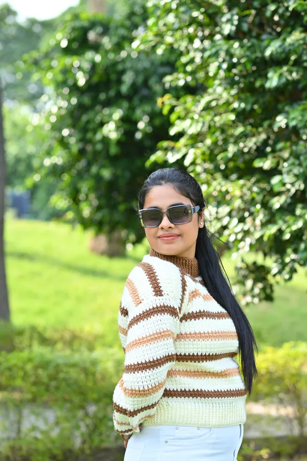 Women_Colourblocked_Cardigan_With_Embroidered_Detail