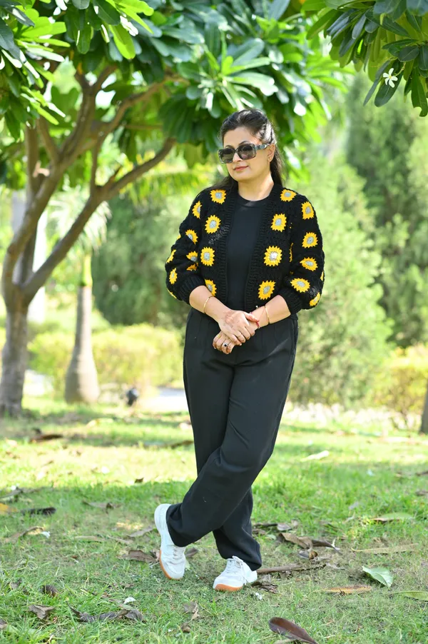 Women_Colourblocked_Cardigan_With_Embroidered_Detail