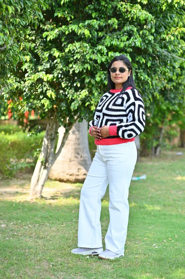 Women_Colourblocked_Cardigan_With_Embroidered_Detail