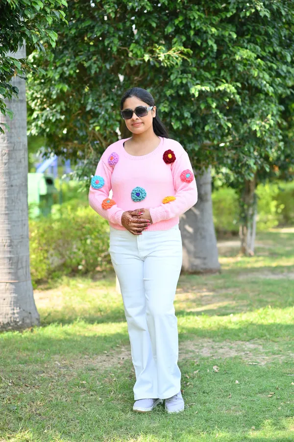 Women_Colourblocked_Cardigan_With_Embroidered_Detail