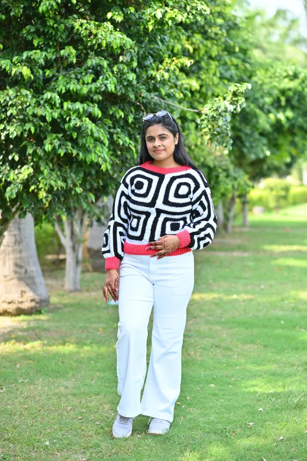 Women_Colourblocked_Cardigan_With_Embroidered_Detail