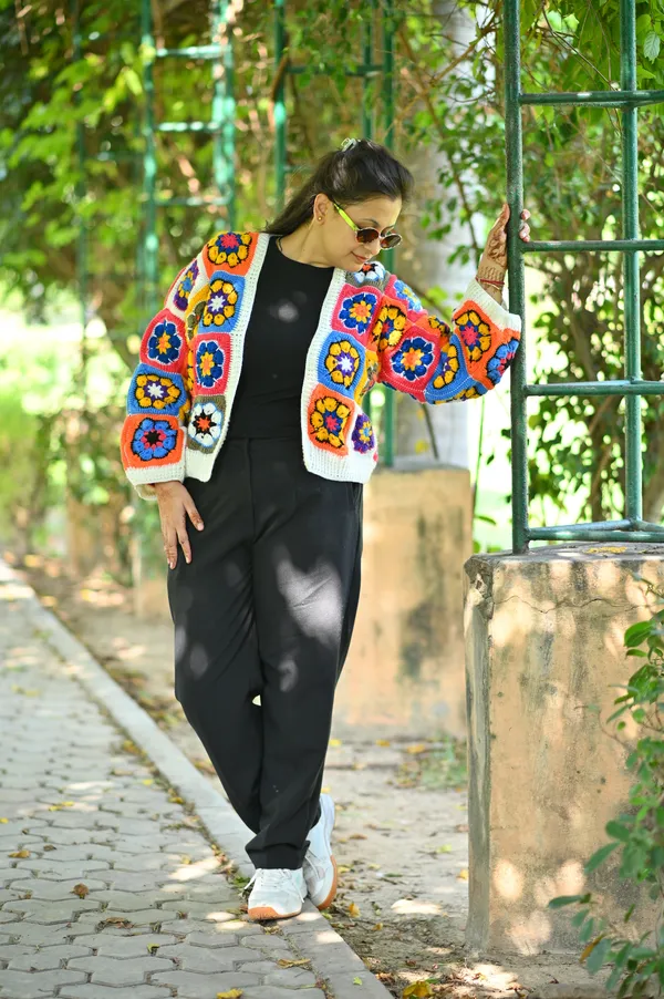 Women_Colourblocked_Cardigan_With_Embroidered_Detail