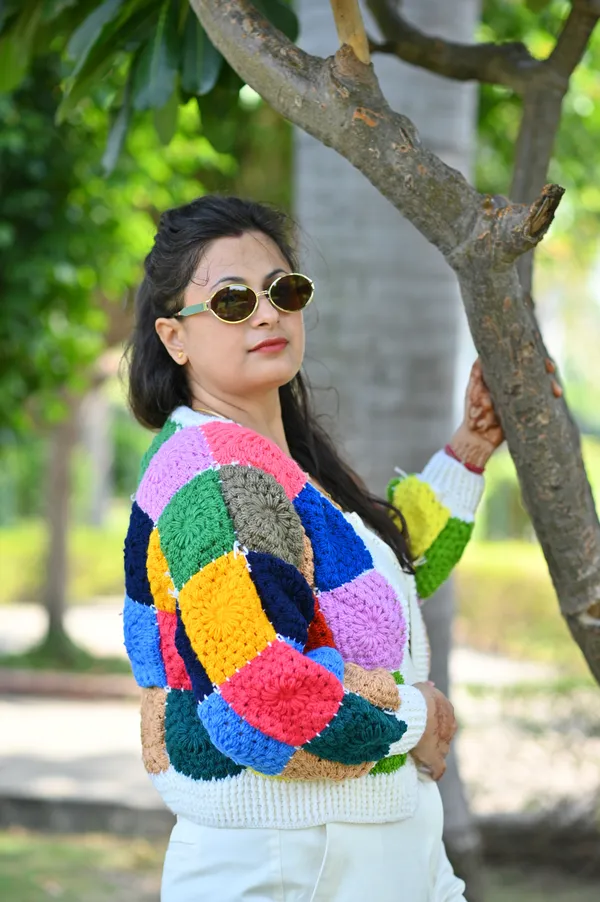 Women_Colourblocked_Cardigan_With_Embroidered_Detail