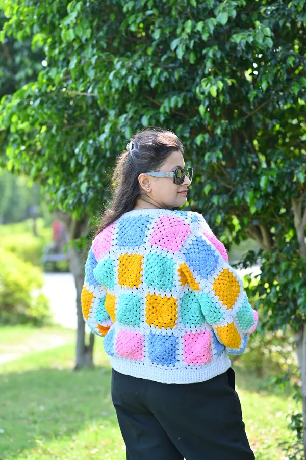 Women_Colourblocked_Cardigan_With_Embroidered_Detail